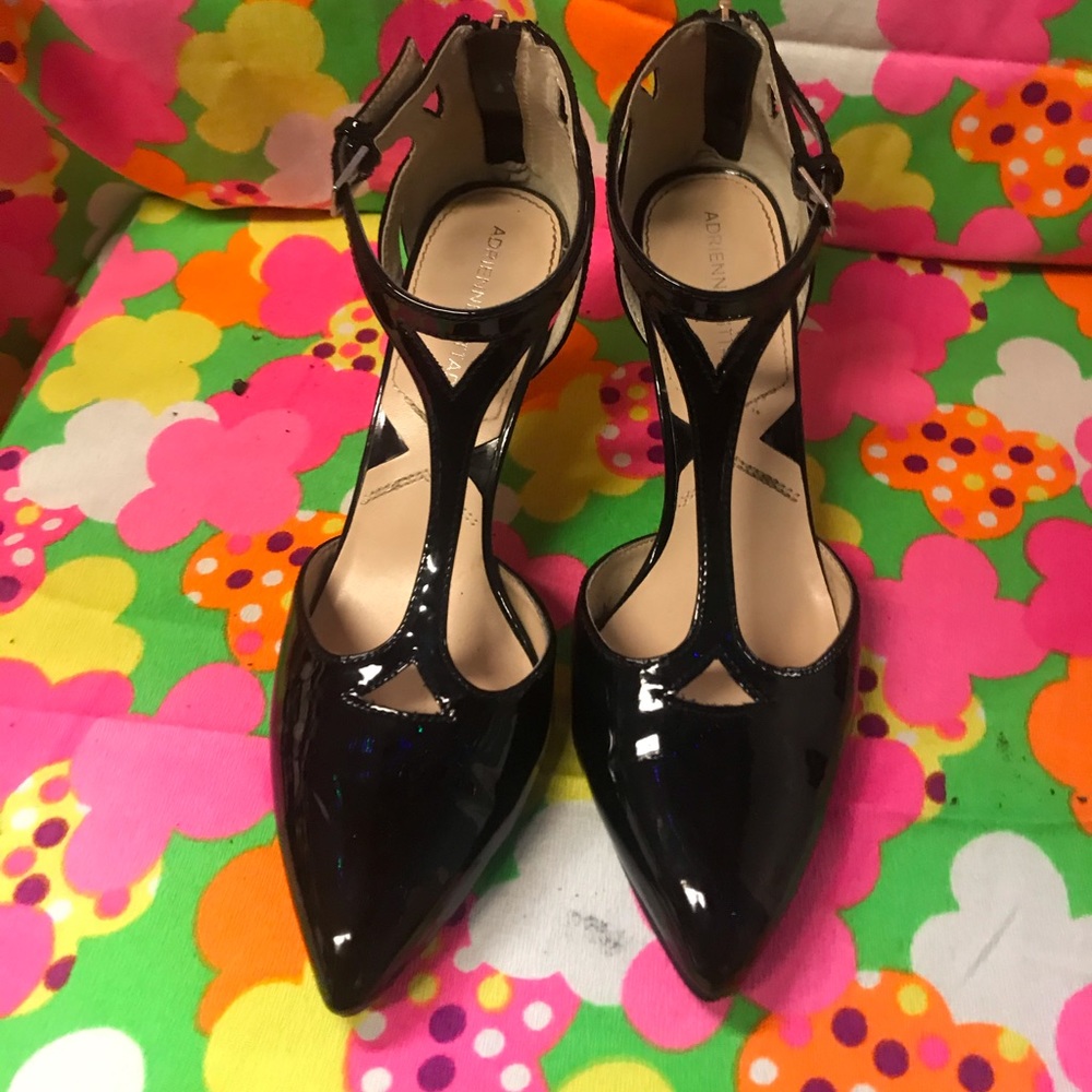 ✨Sexy✨T-Strap Heel in Black Patent Leather